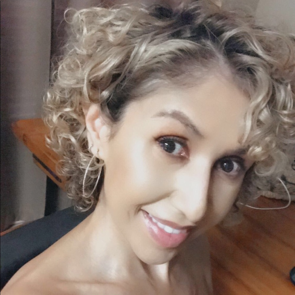 Meet your Posher, Linda